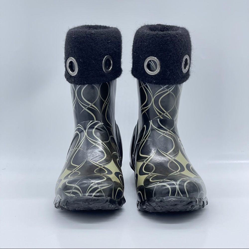 Bogs Becca Swirl Print Boot. - image 2